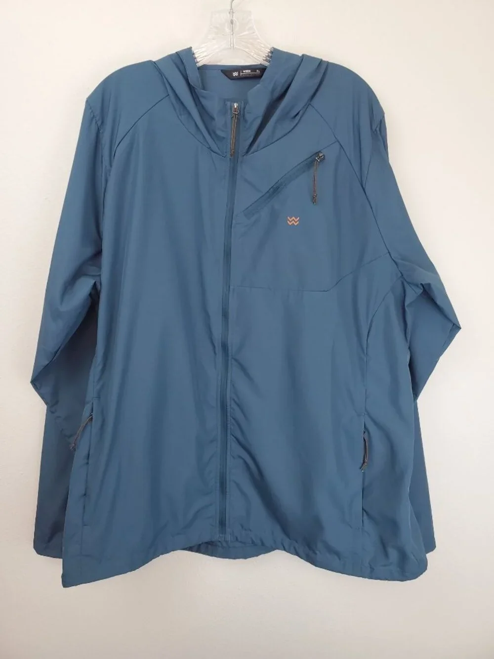 Wren men's 1/2 zip packable pullover windbreaker in Pacific Blue